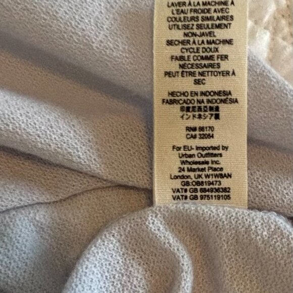 Free People Smocked Off the Shoulder Top - Lilac - Like NEW - Picture 4 of 8